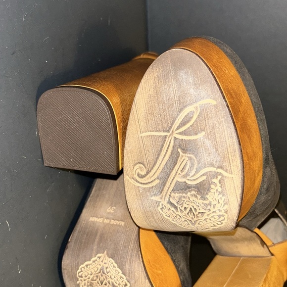 FREE PEOPLE Brown Suede and Tan Platform Chunky Heel Shoes Size 39 - Picture 6 of 9